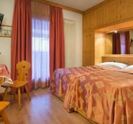 Valtellina 3* 利维尼奥